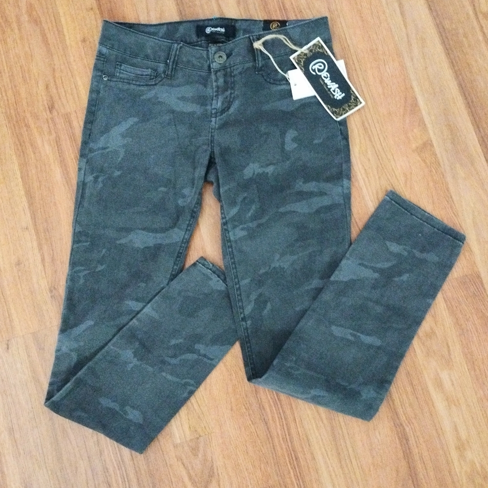NWT Rewash Camo skinny Jeans, Size 5
